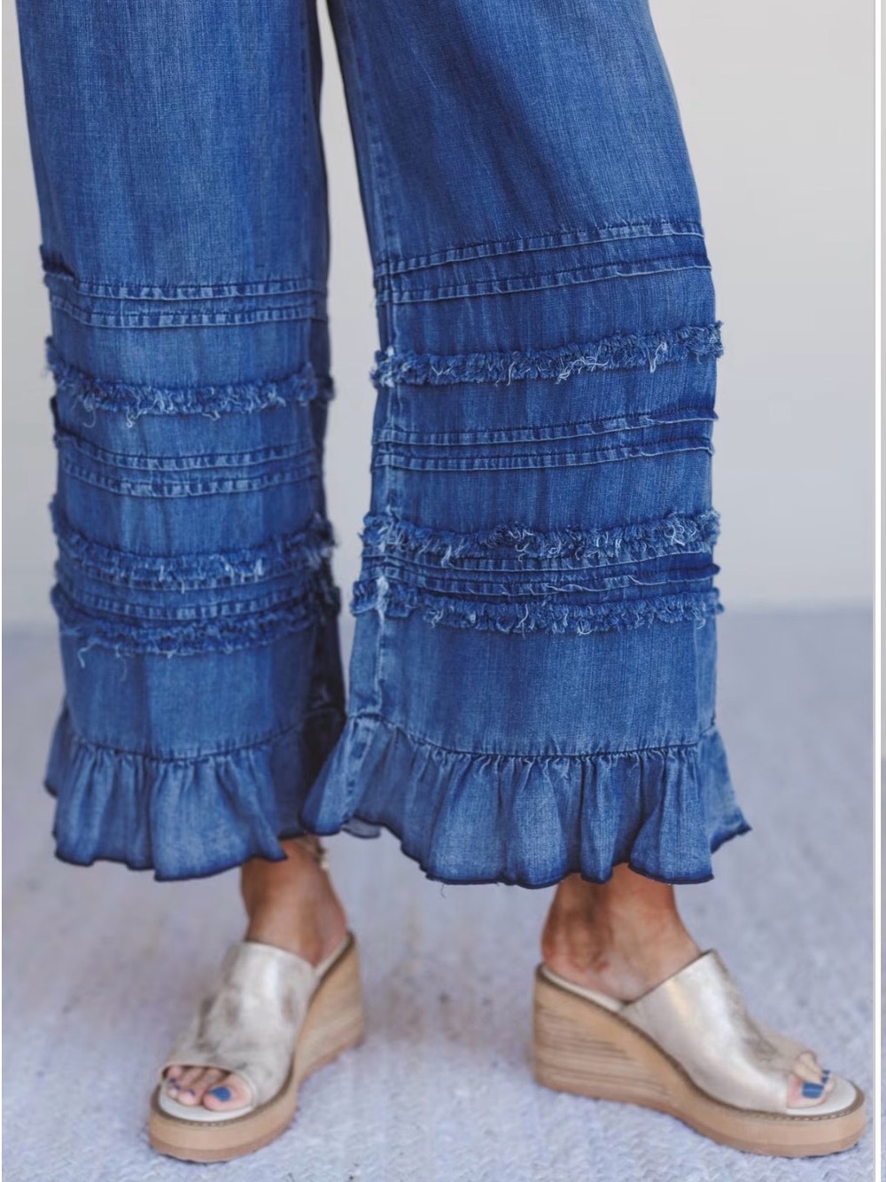 Boutique Easel Endless Journey Ruffled Hem Boho Wide Leg Pants Size M - Picture 2 of 7